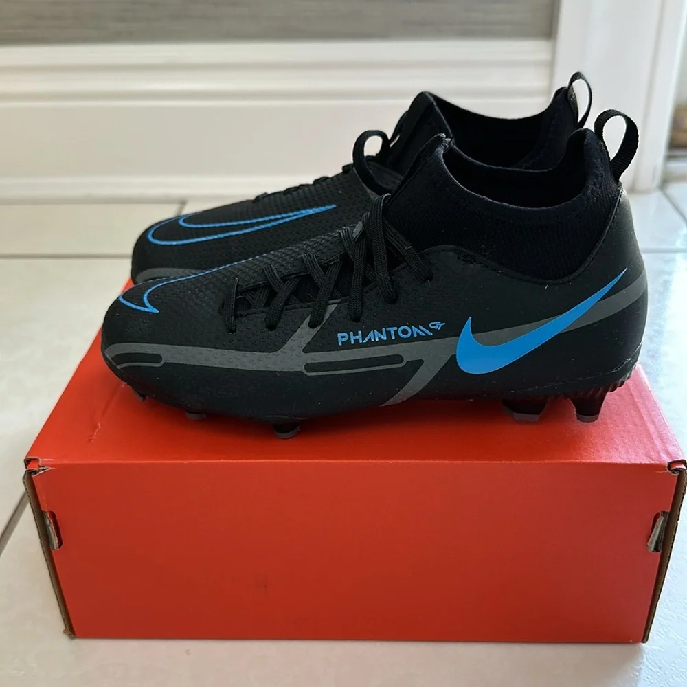 Nike JR Phantom GT2 Academy Cleats  1.5 year - Picture 3 of 9